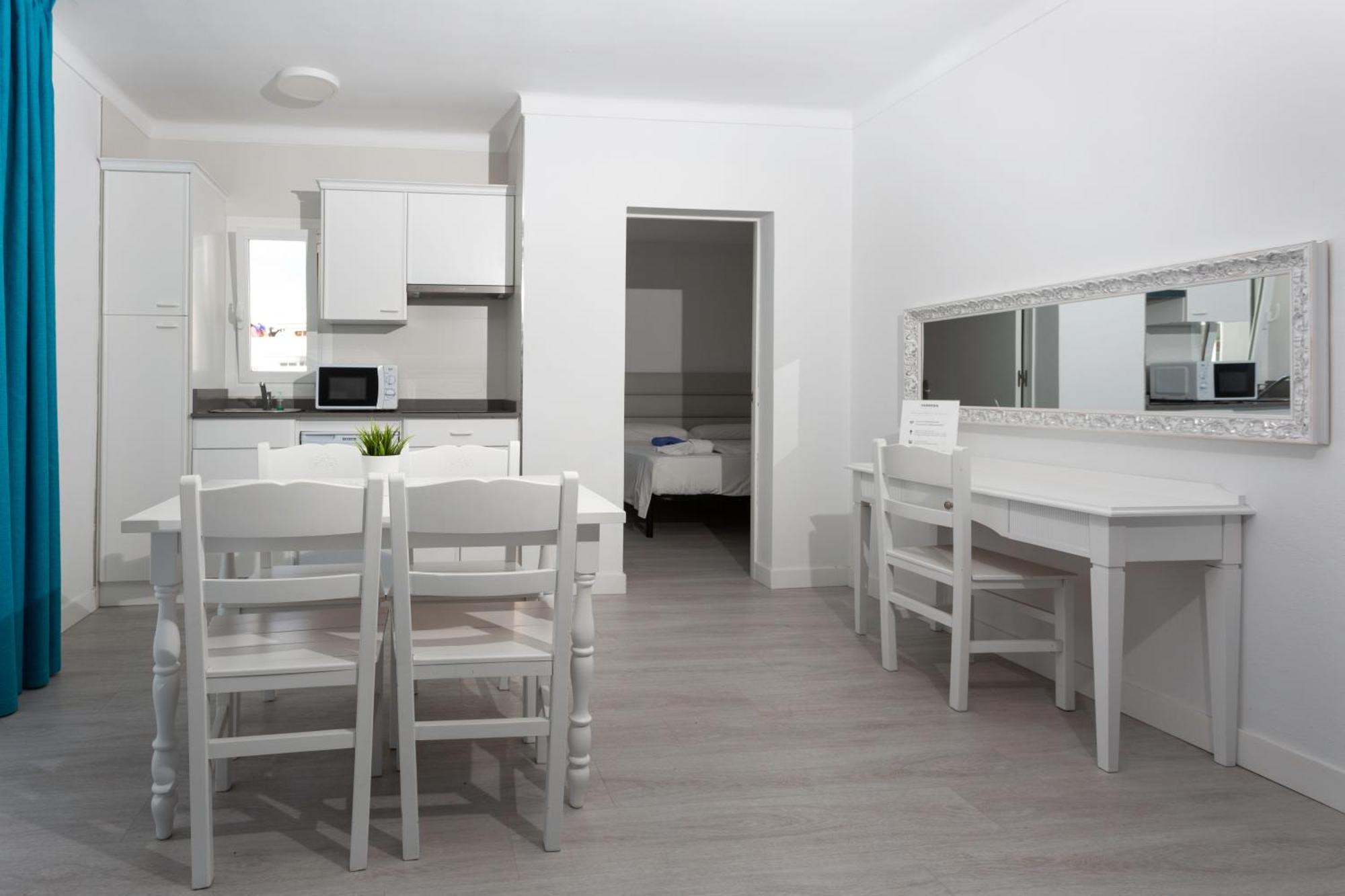 Ferrera Suites กาลาแฟร์เรรา ภายนอก รูปภาพ
